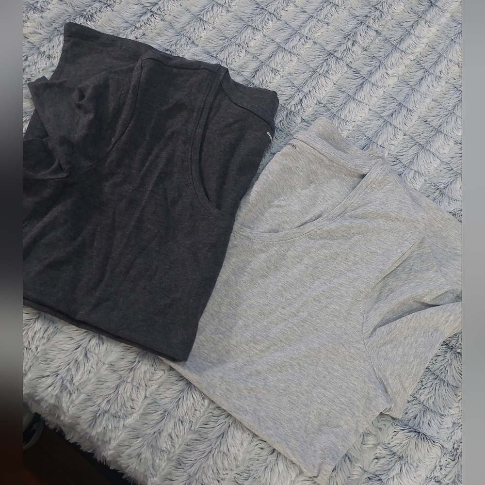amazon Lot‎ of 2 short sleeve scoopneck tees size XL